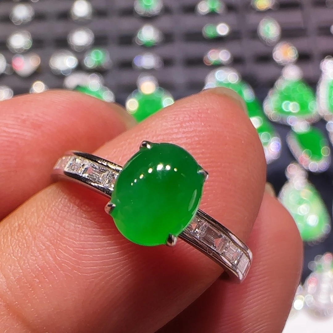 翡翠18K金镶嵌戒指