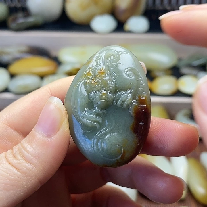 和田玉未镶嵌颈饰