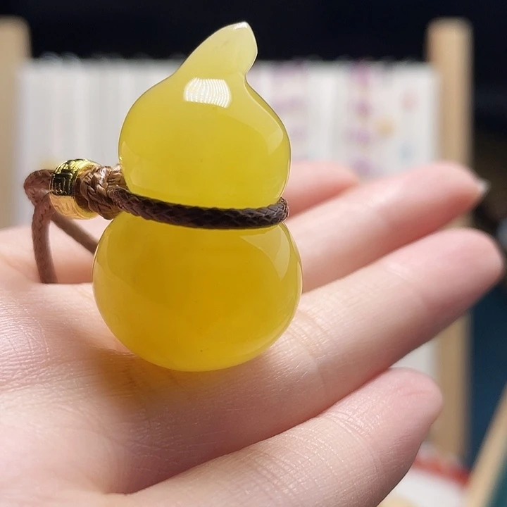 蜜蜡未镶嵌裸石吊坠