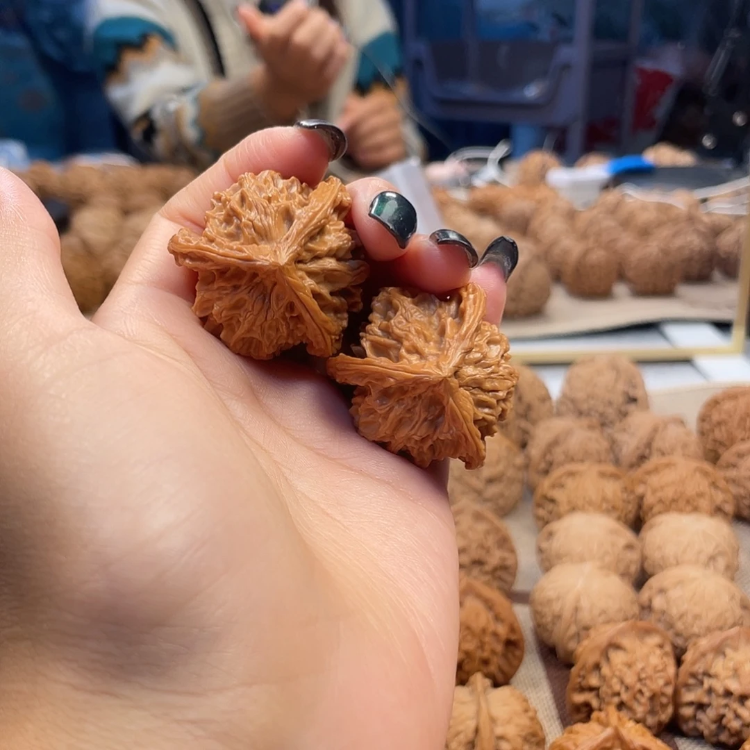 文玩核桃吊坠盘山三棱