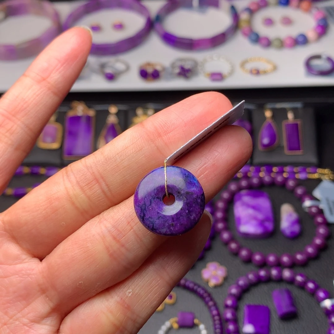 未镶嵌苏纪石（舒俱来）吊坠