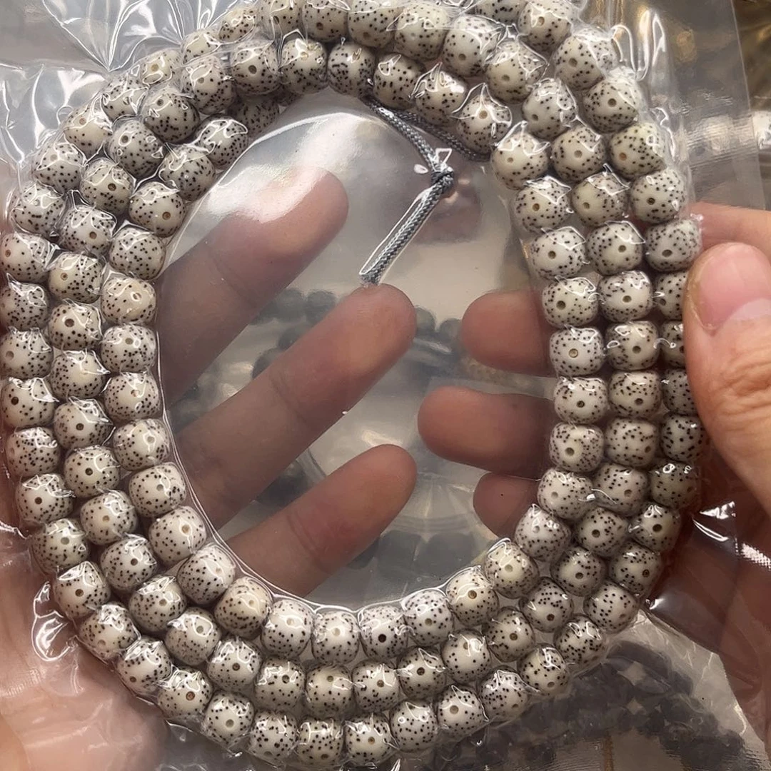 吊坠星月菩提99。