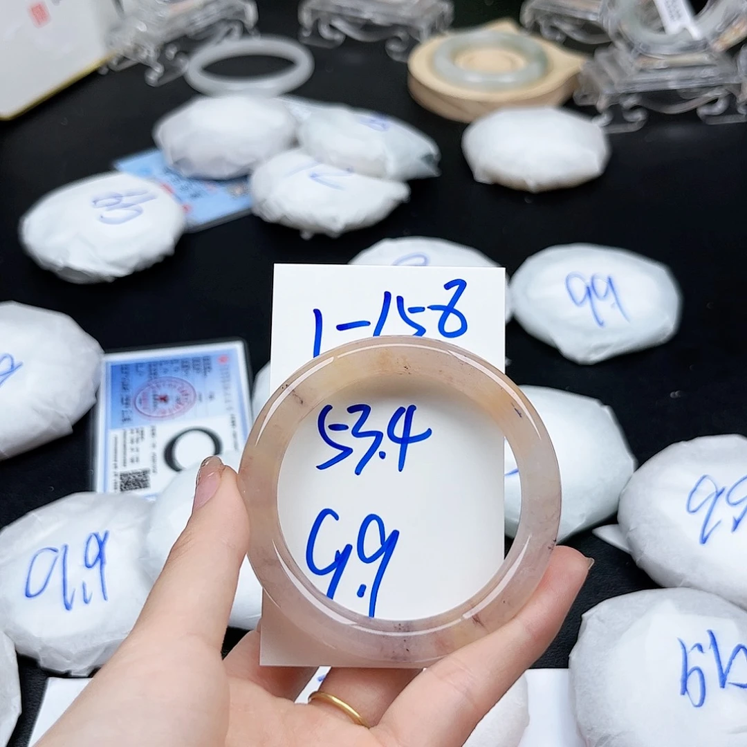 未镶嵌手镯石英质玉1.158