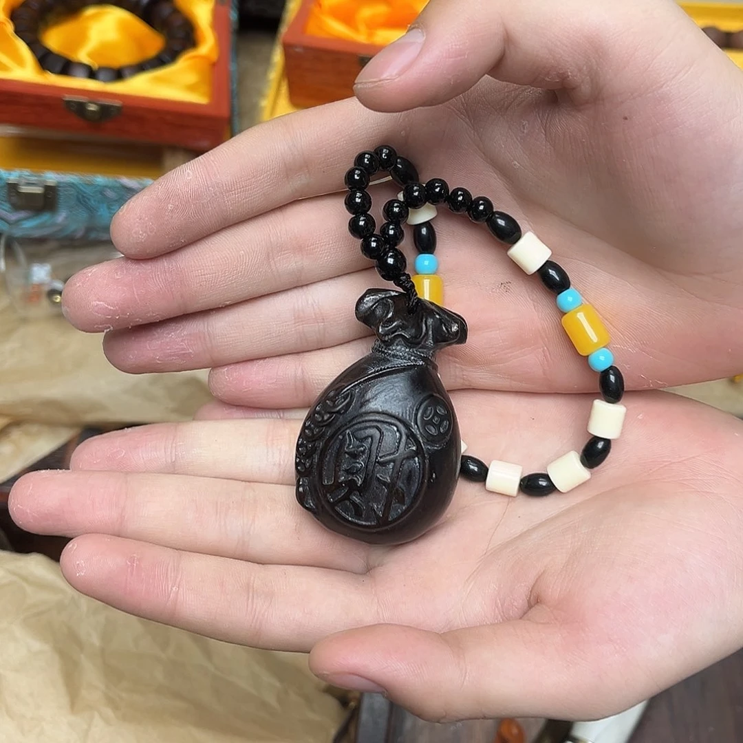 大叶紫檀（黑酸枝木类）