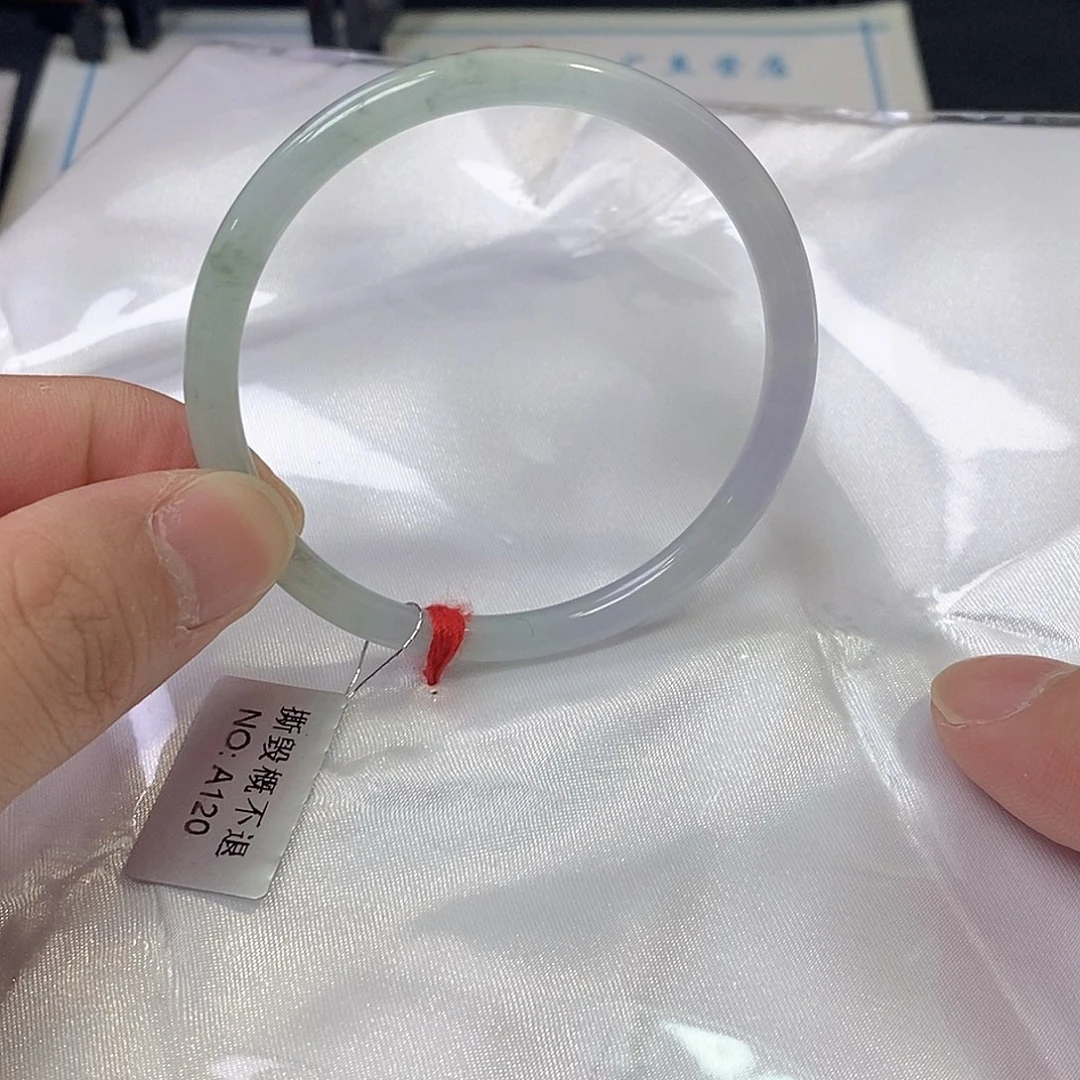 翡翠未镶嵌手镯（圆镯）