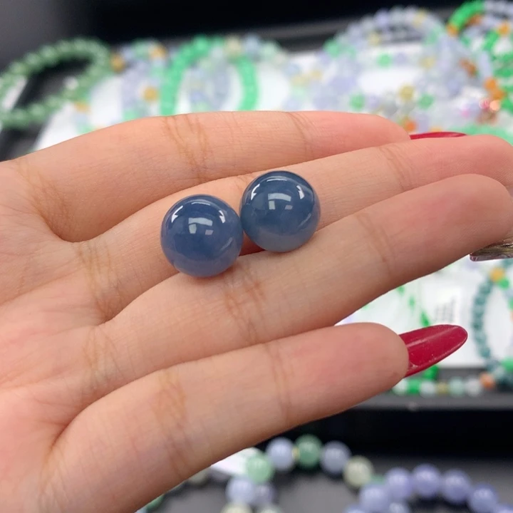 翡翠手镯未镶嵌翡翠