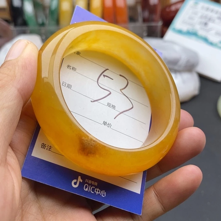 未镶嵌手镯石英质玉