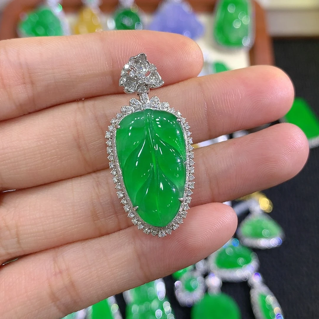 【闪购商品】吊坠(不含链)18K金镶嵌翡翠叶子