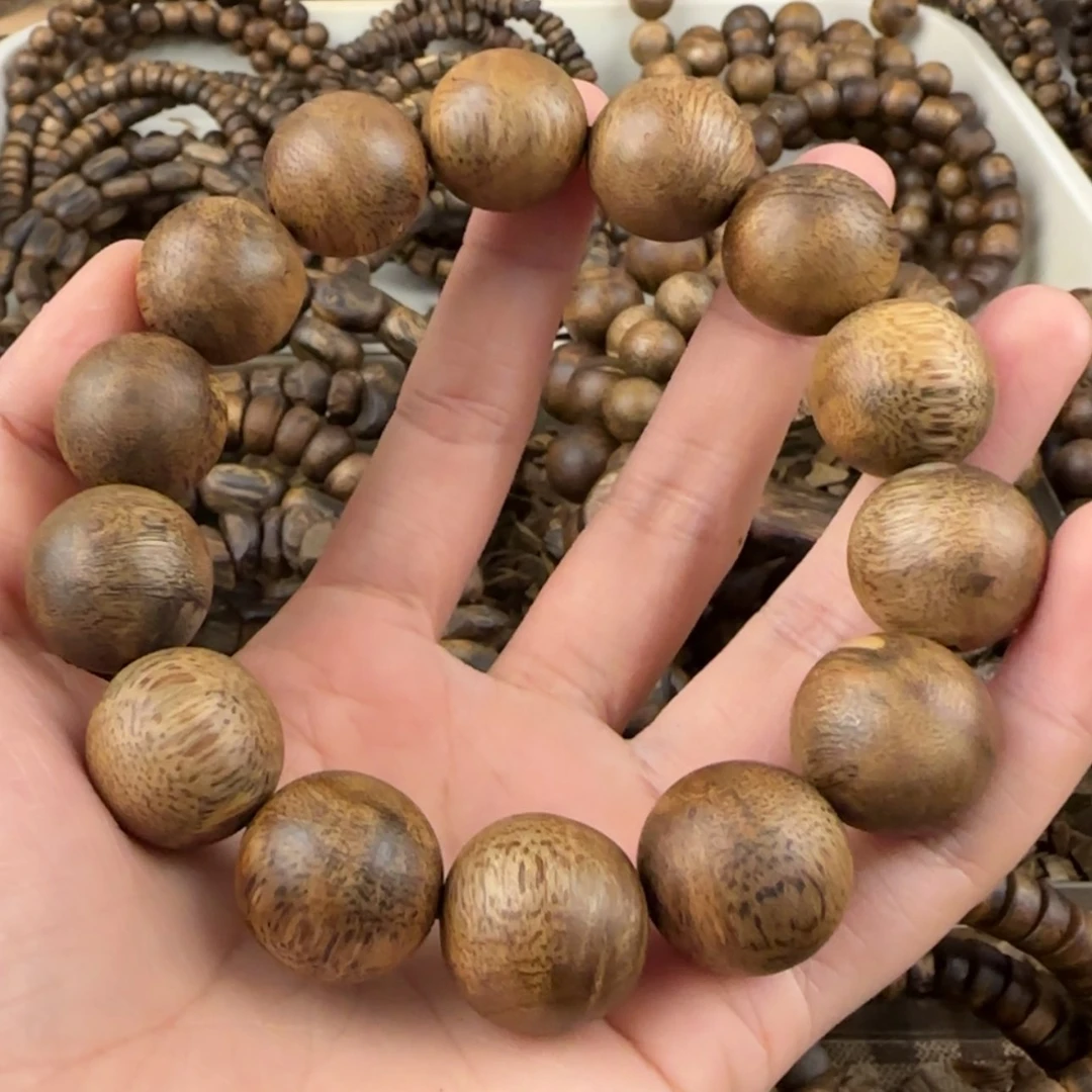 【闪购商品】沉香手串在**边奇楠手串