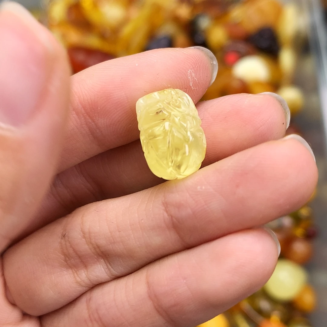 琥珀未镶嵌珠宝奇石