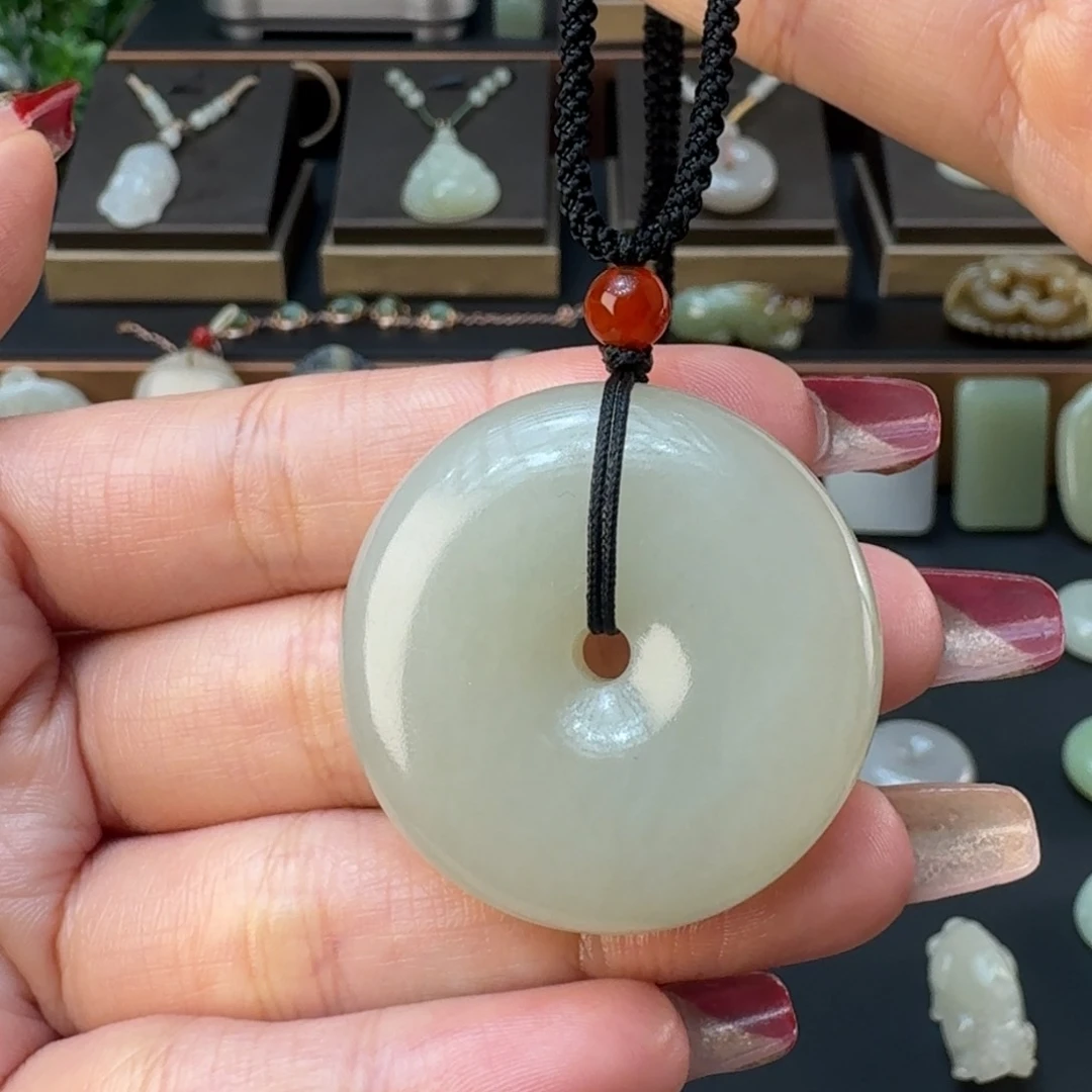 和田玉颈饰未镶嵌风*子