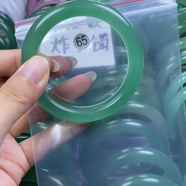 未镶嵌手镯石英岩玉55