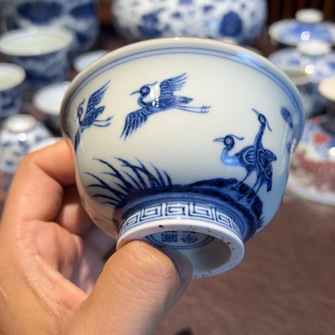 精品青花描金黄鹂一鹭压手杯口径约9.5厘米