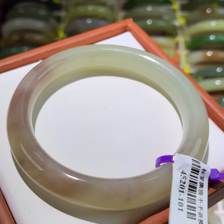 和田玉未镶嵌手镯6061 52