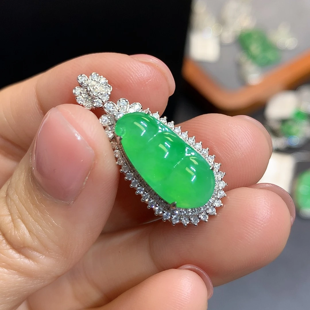 翡翠吊坠(不含链)18K金镶嵌