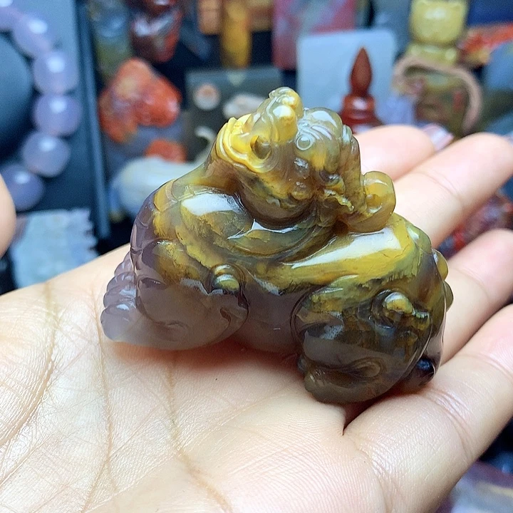 未镶嵌吊坠(不含链)硅化玉貔貅手把件