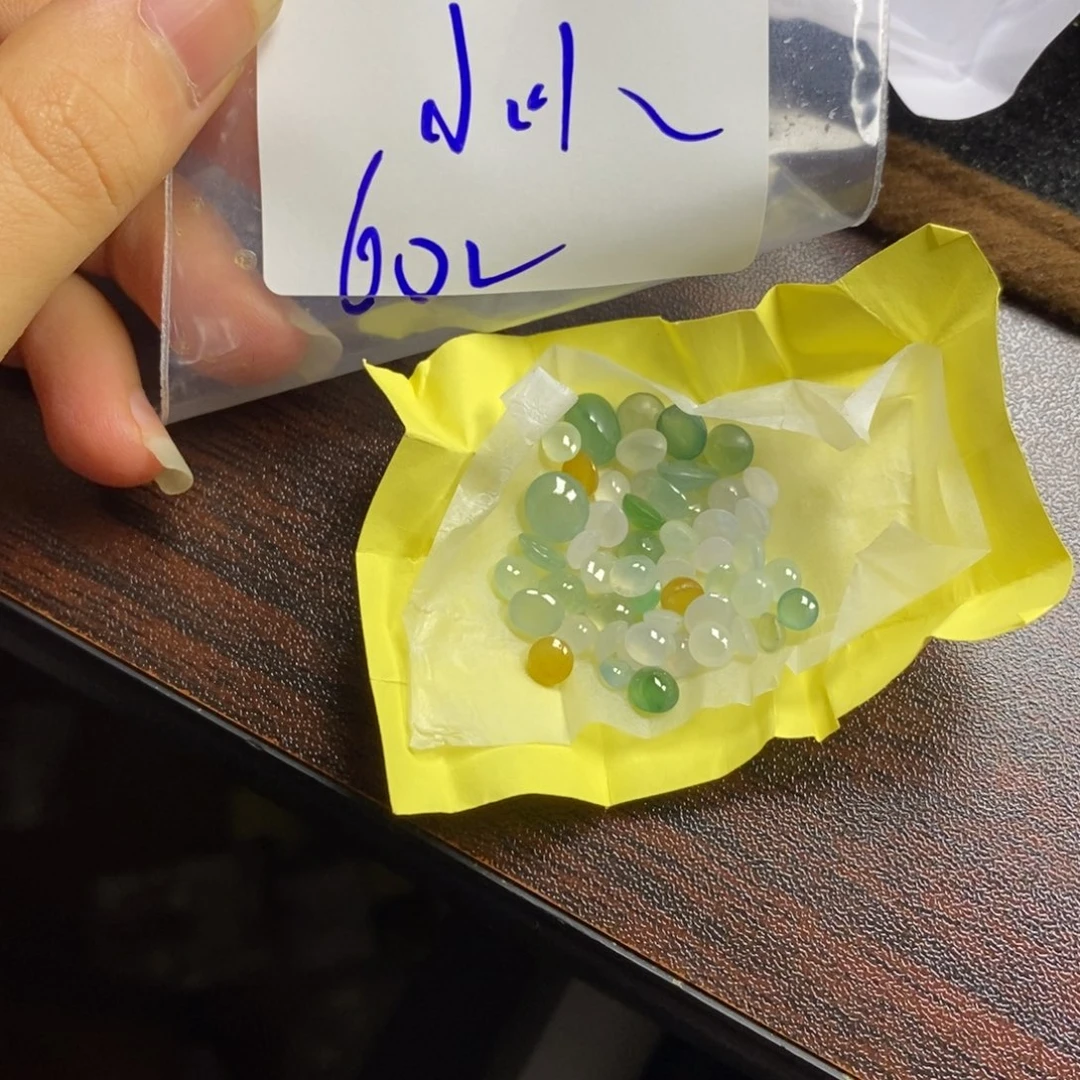 定制翡翠未镶嵌小****i翡翠