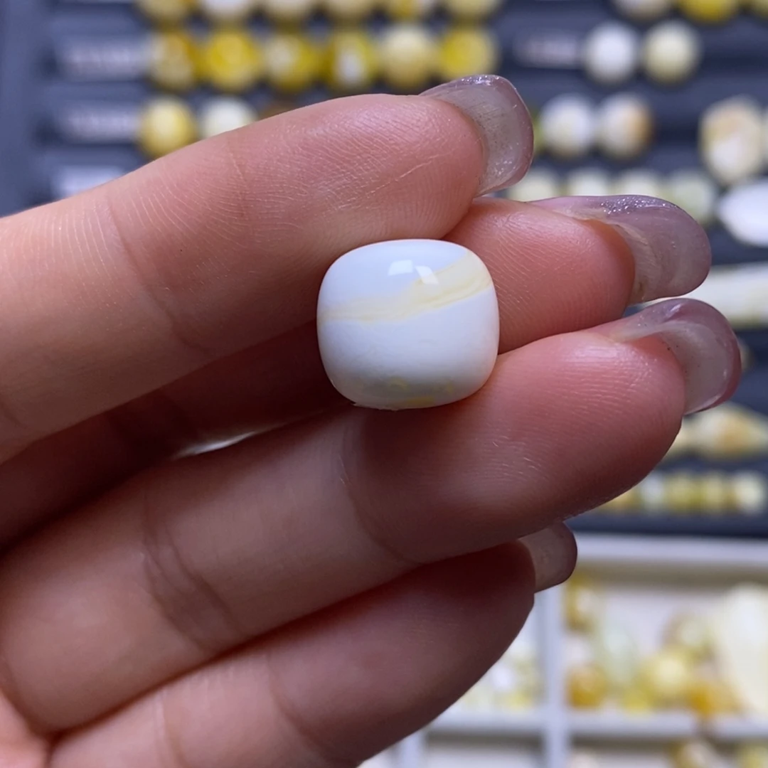 蜜蜡未镶嵌珠宝奇石瓷白妖花老型12.5*11.5mm