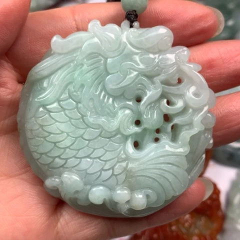 翡翠颈饰未镶嵌翡翠