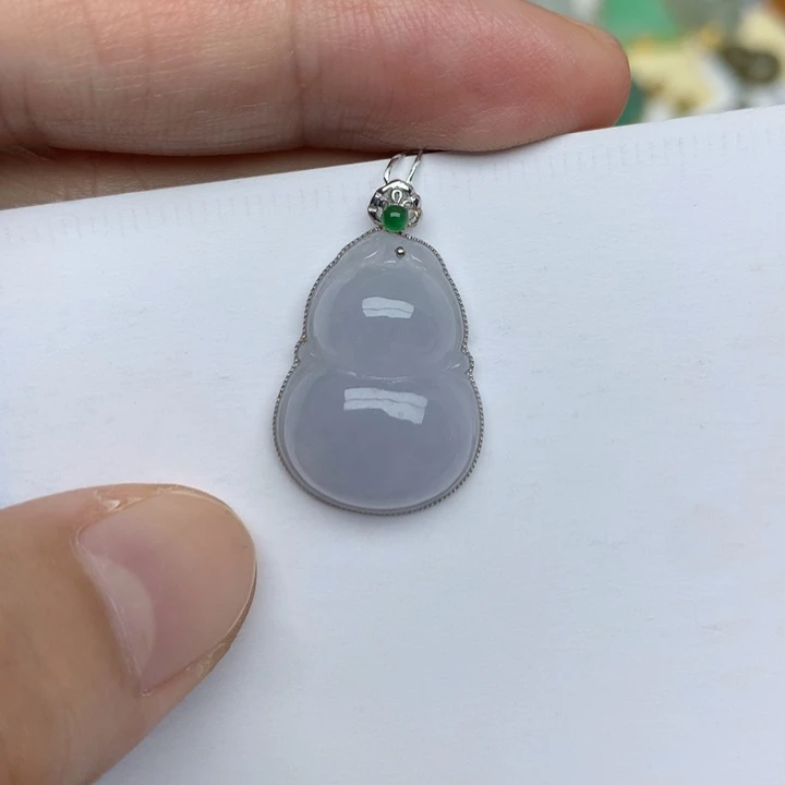颈饰18K金镶嵌翡翠