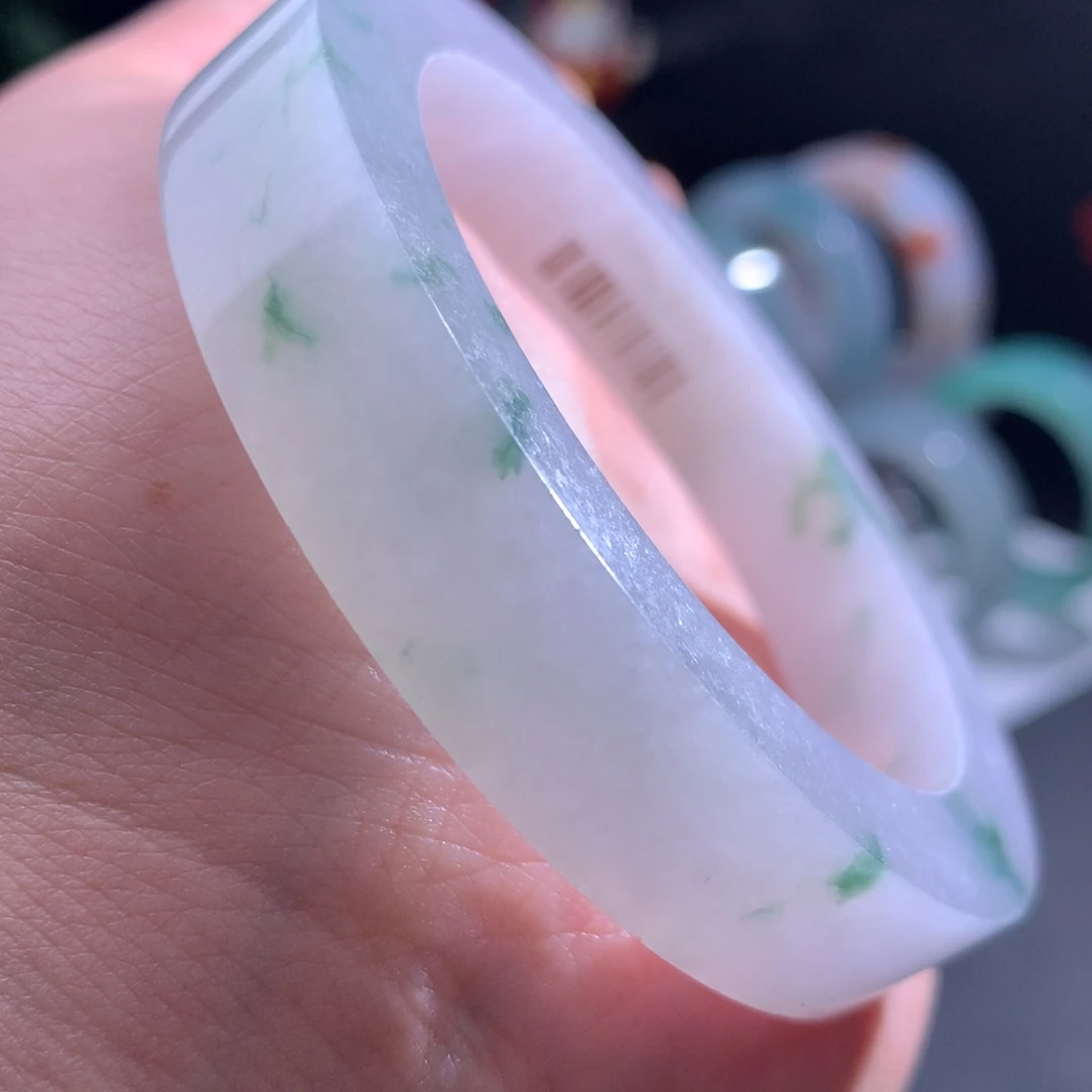 未镶嵌翡翠手镯定制翡翠