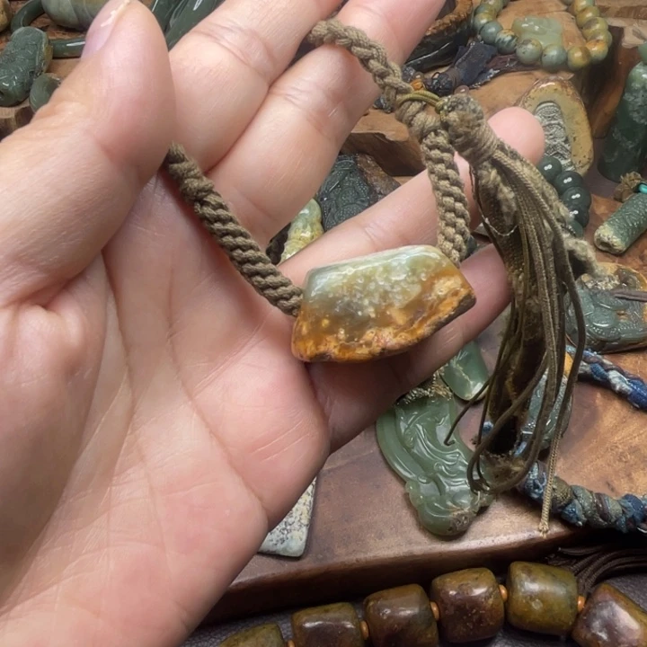 岫岩河磨玉（透闪石质玉）未镶嵌珠宝奇石