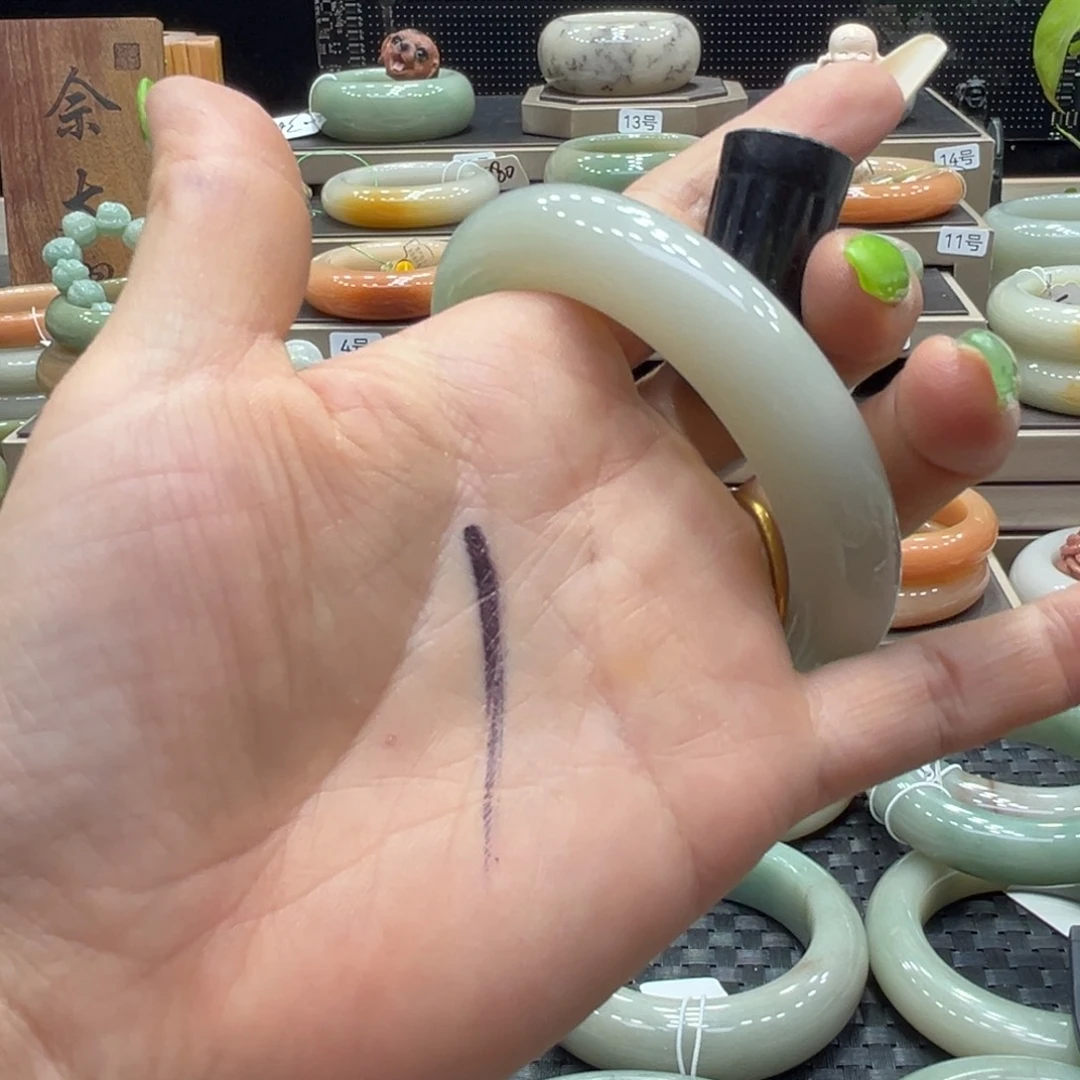 墨***绿石英质玉手镯未镶嵌