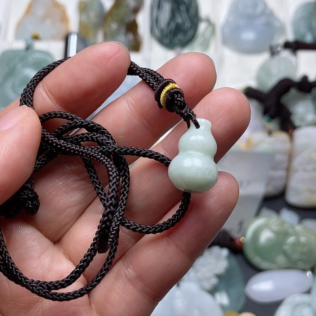 翡翠吊坠(不含链)未镶嵌翡翠