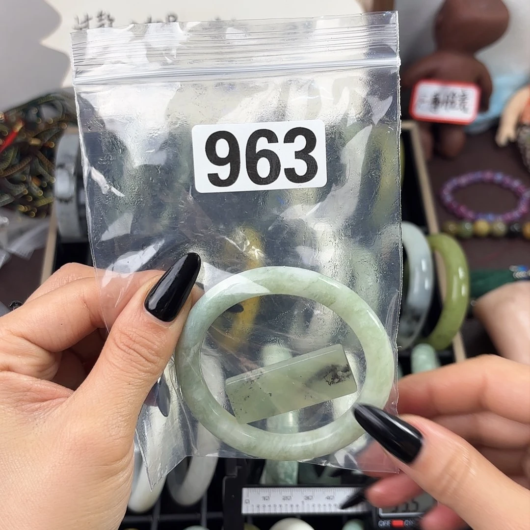 蛇纹石玉手镯未镶嵌L***?