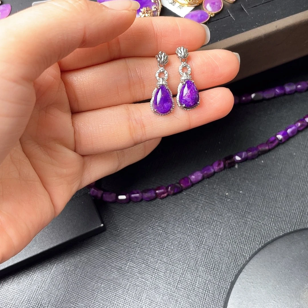 苏纪石（舒俱来）银S925镶嵌耳钉