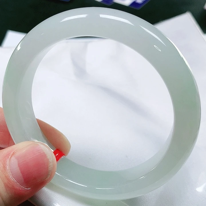 翡翠手镯（圆镯）未镶嵌翡翠手镯未镶嵌