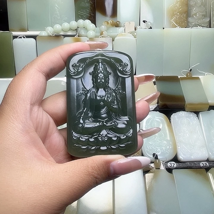 颈饰未镶嵌和田玉