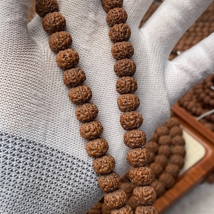 【闪购商品】金刚菩提吊坠熊**熊纯血老树王手持