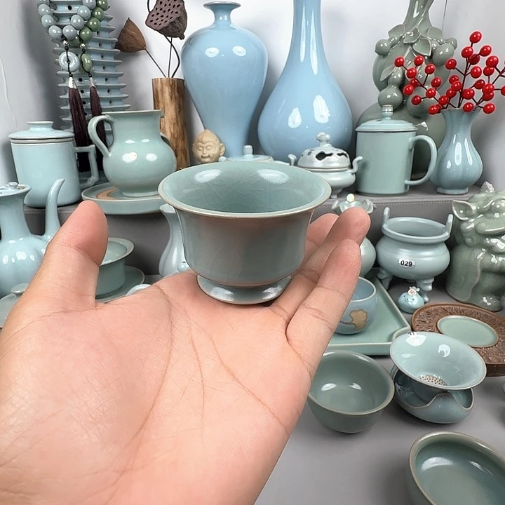 仿古釉的小马蹄杯