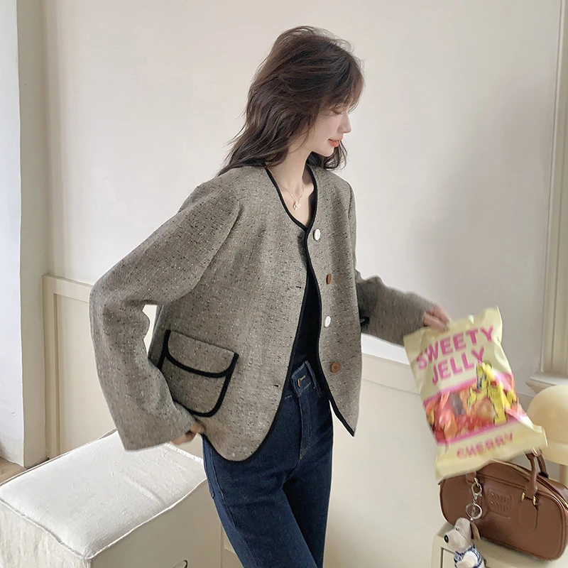 今年流行撞色包边小香风短外套女2025春季新款韩版小个子气质上衣