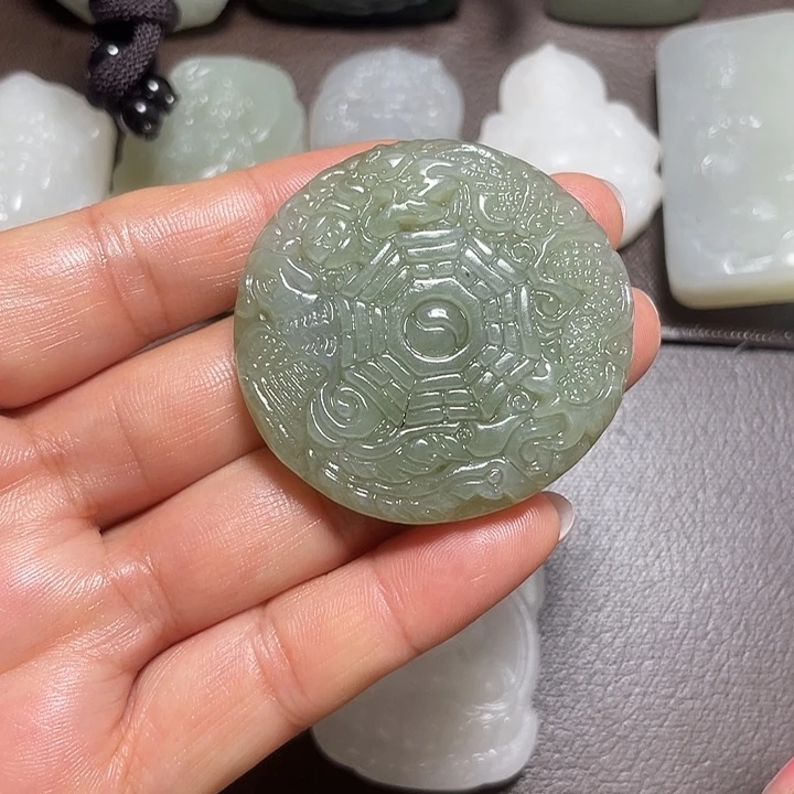 和田玉（糖玉）未镶嵌颈饰