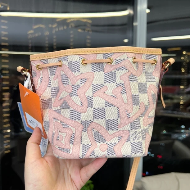 95新 LouisVuitton/路易威登 A1125/lvnano水桶单肩包