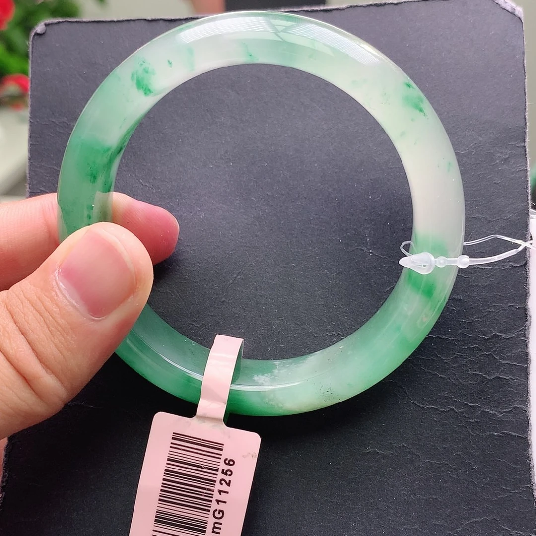 石英质玉未镶嵌手镯