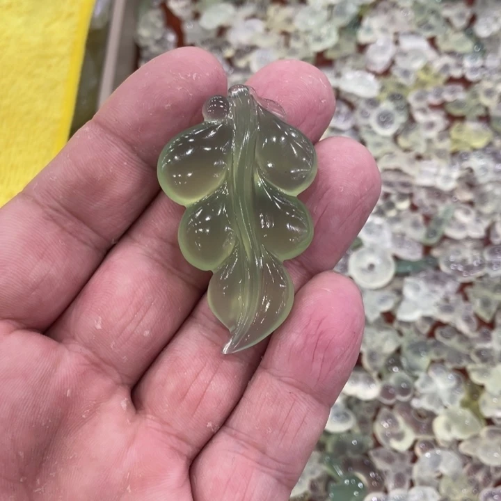 蛇纹石玉合金颈饰