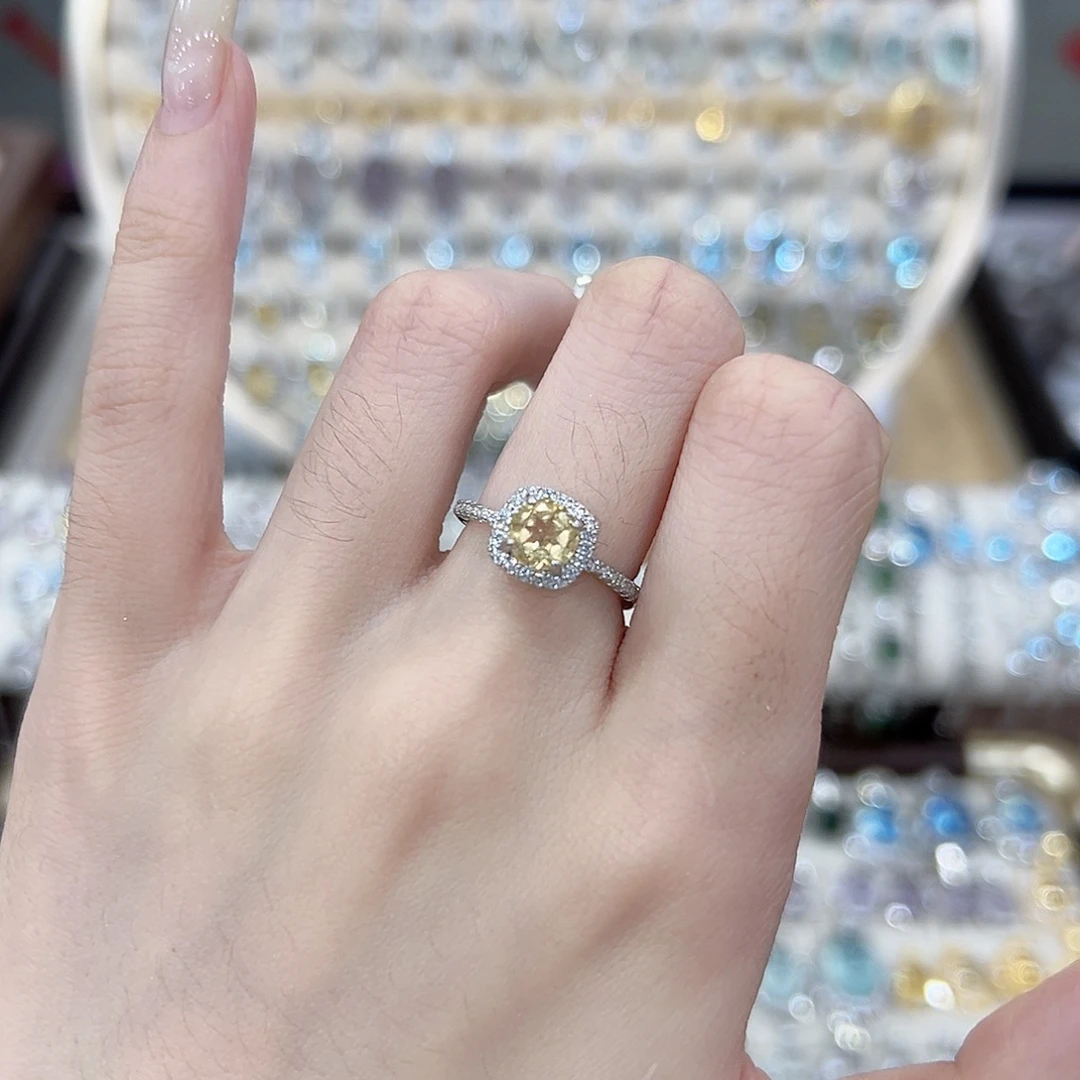 亓***走戒指银S925镶嵌黄晶