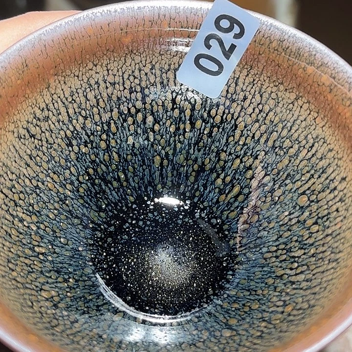 茶盏一天只喝一点奶茶