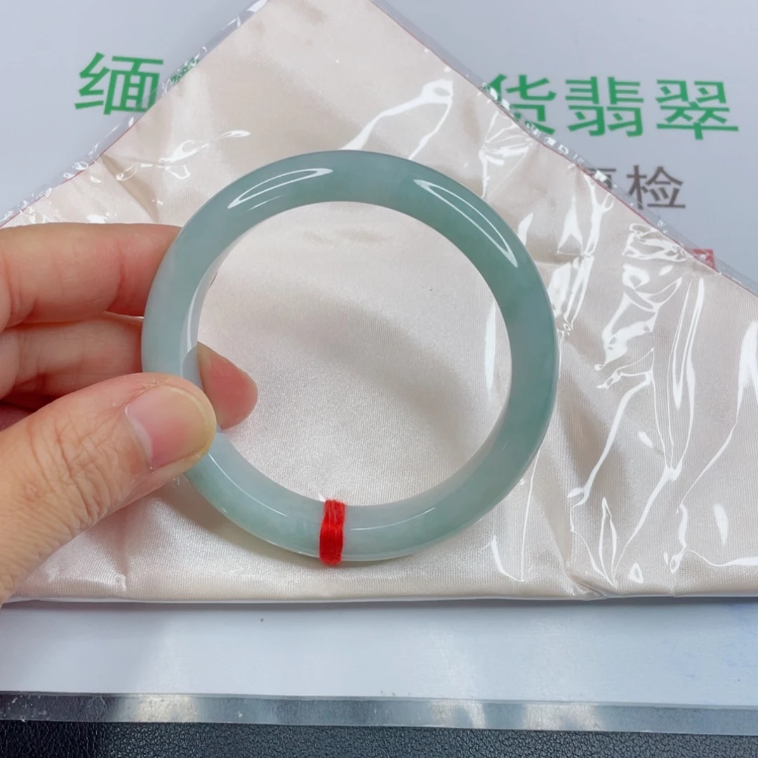 燕***姐翡翠未镶嵌手镯翡翠手镯