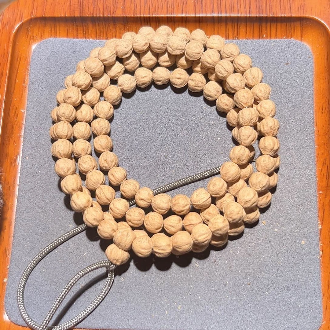 柏香籽/百香籽吊坠王*白粉油皮原桩莲花7+