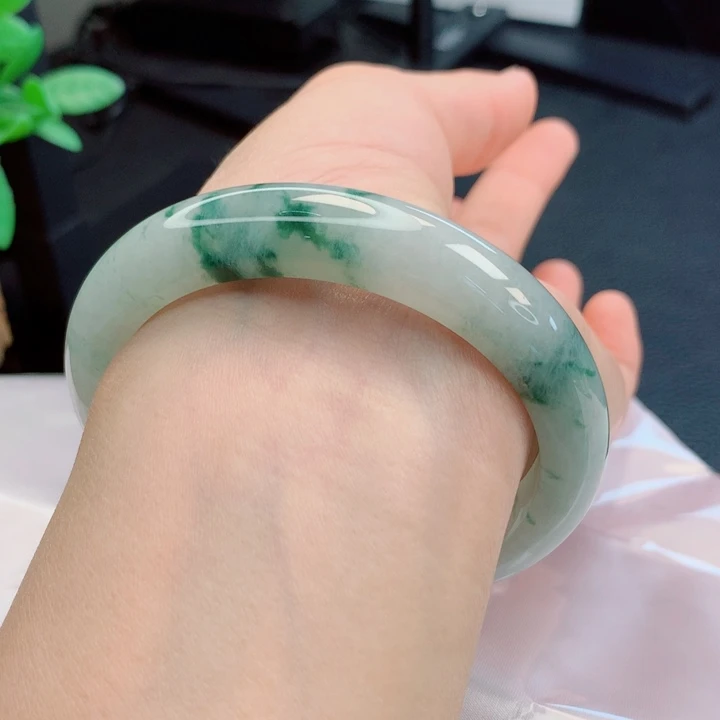 翡翠未镶嵌手镯61。62