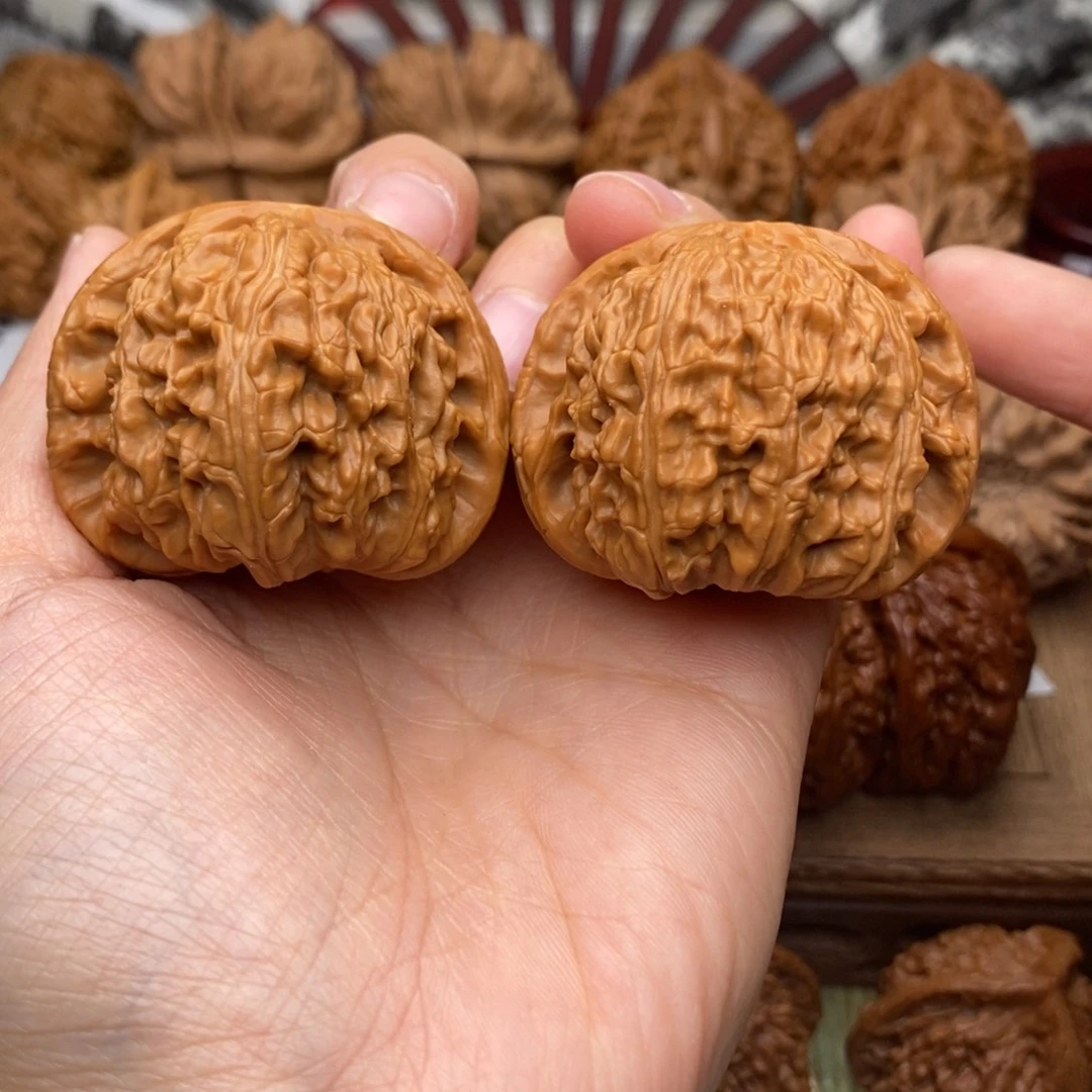 文玩核桃把件251:号44白