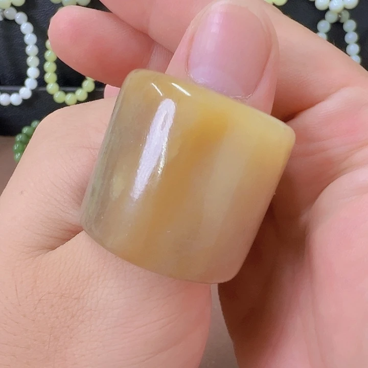 和田玉（糖玉）戒指未镶嵌