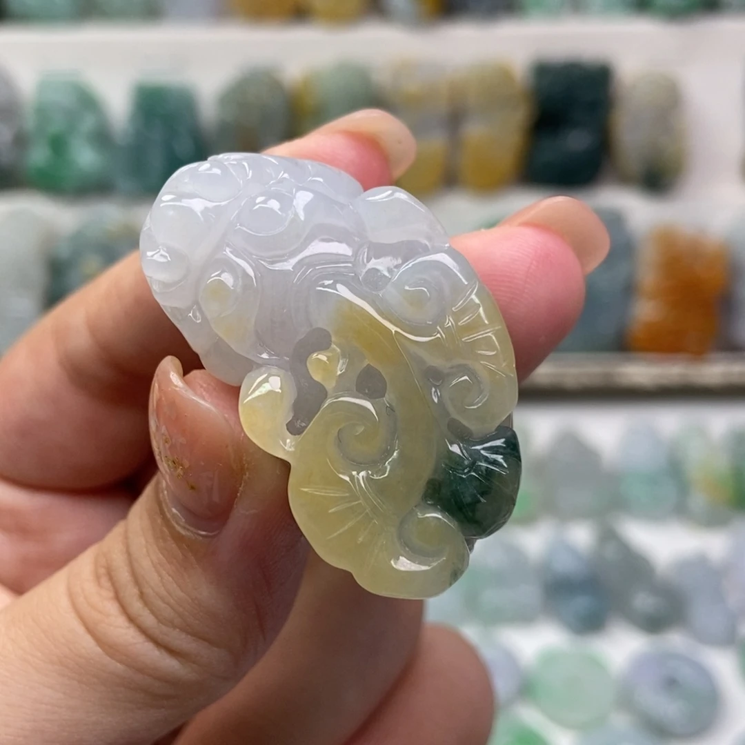 翡翠未镶嵌吊坠(赠链)