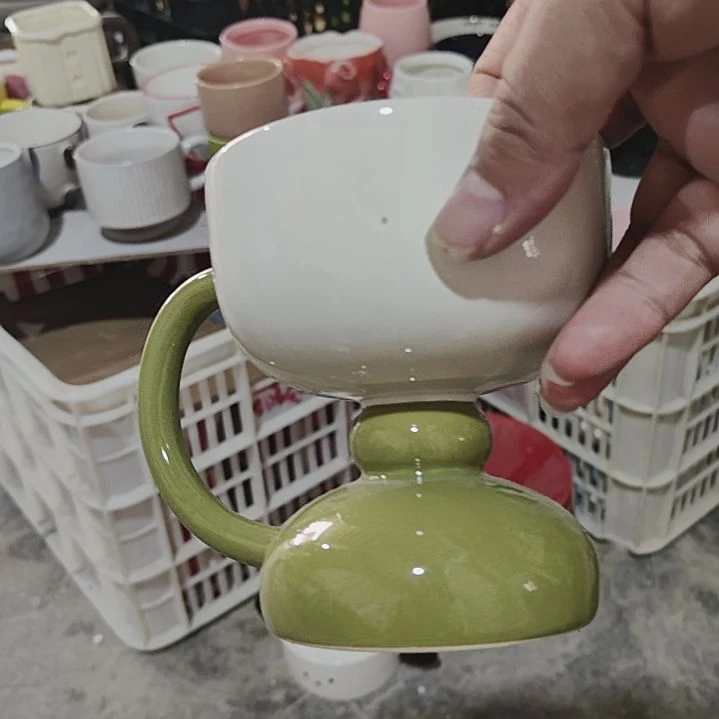 瓷瑕疵陶瓷介意不拍白绿高脚杯