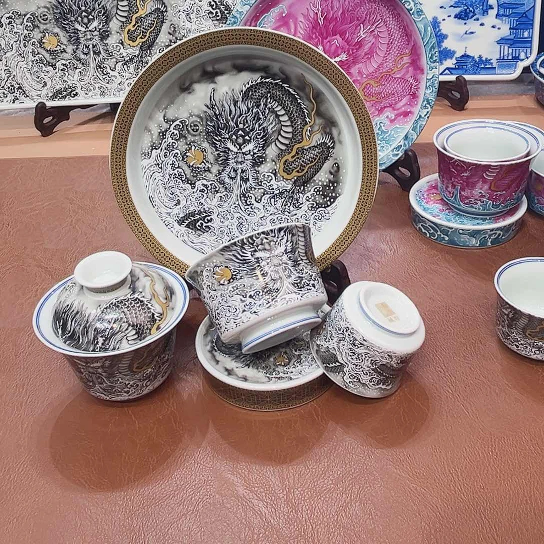 摆件景德镇陶瓷研究所工作的