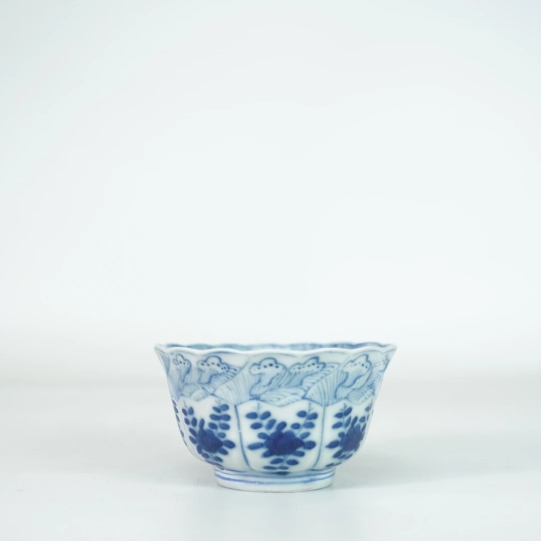 LABC251114014【十竹斋】清康熙折枝花卉模印花口茶碗